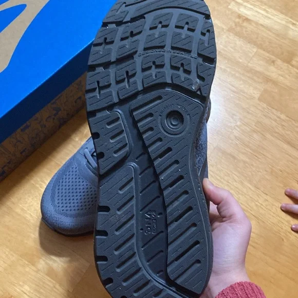 Mens Brooks - Picture 3 of 5